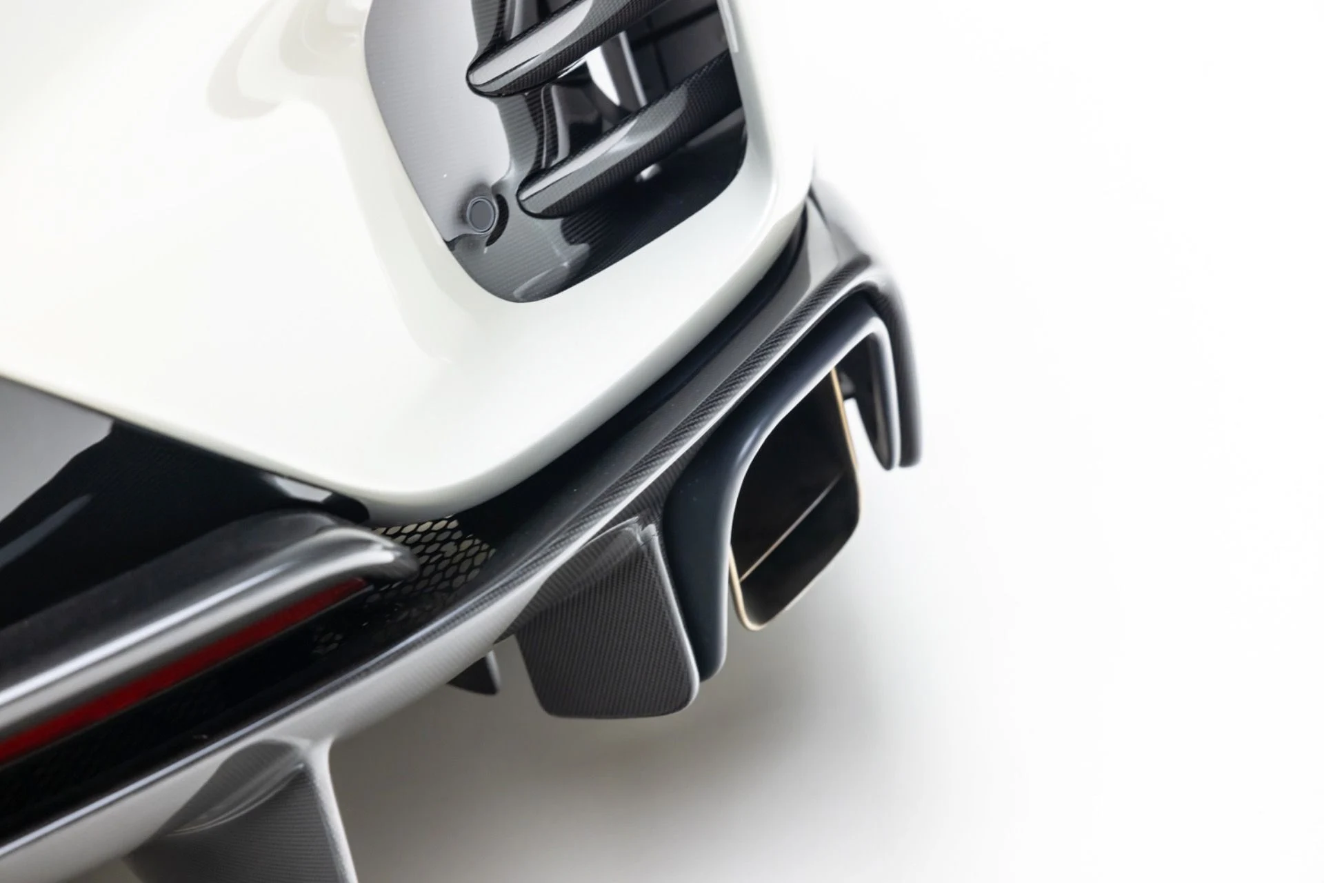 mph033_2325462439_13030_p34_l_1cb4e10a12