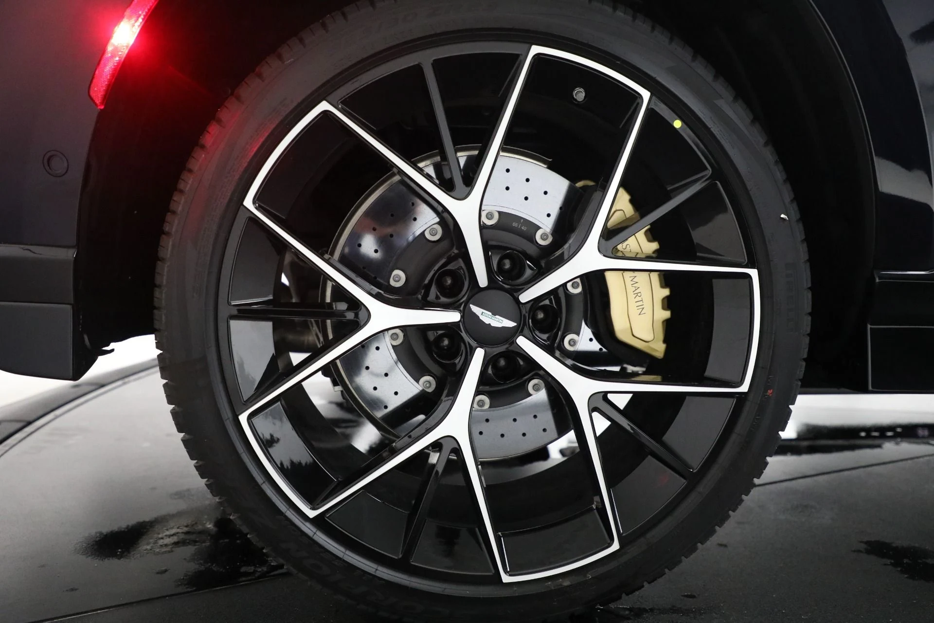 mph033_2329800374_New_2025_Aston_Martin_DBX_707_05827476f9
