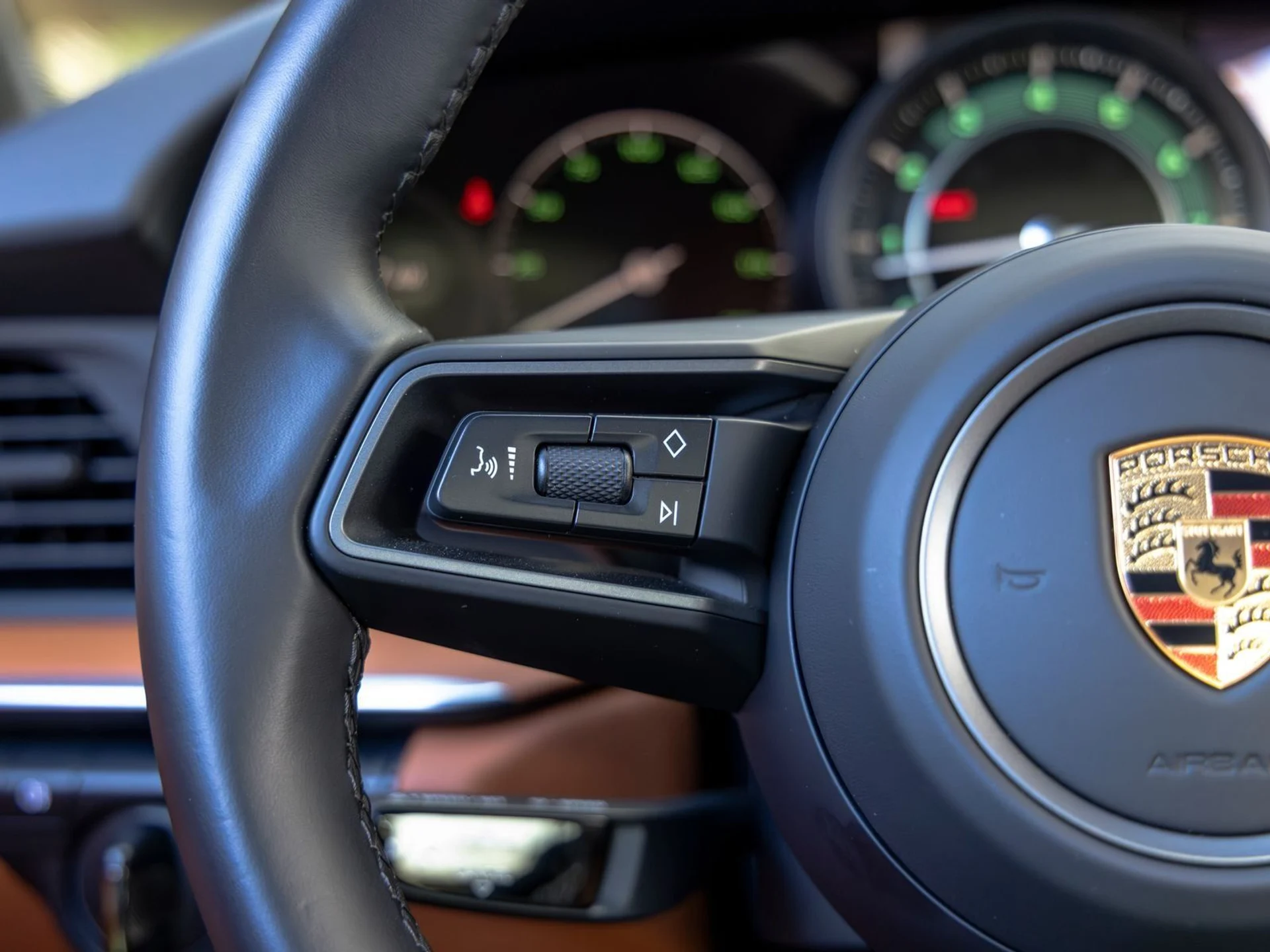 mph033_233721782_34_6464019436