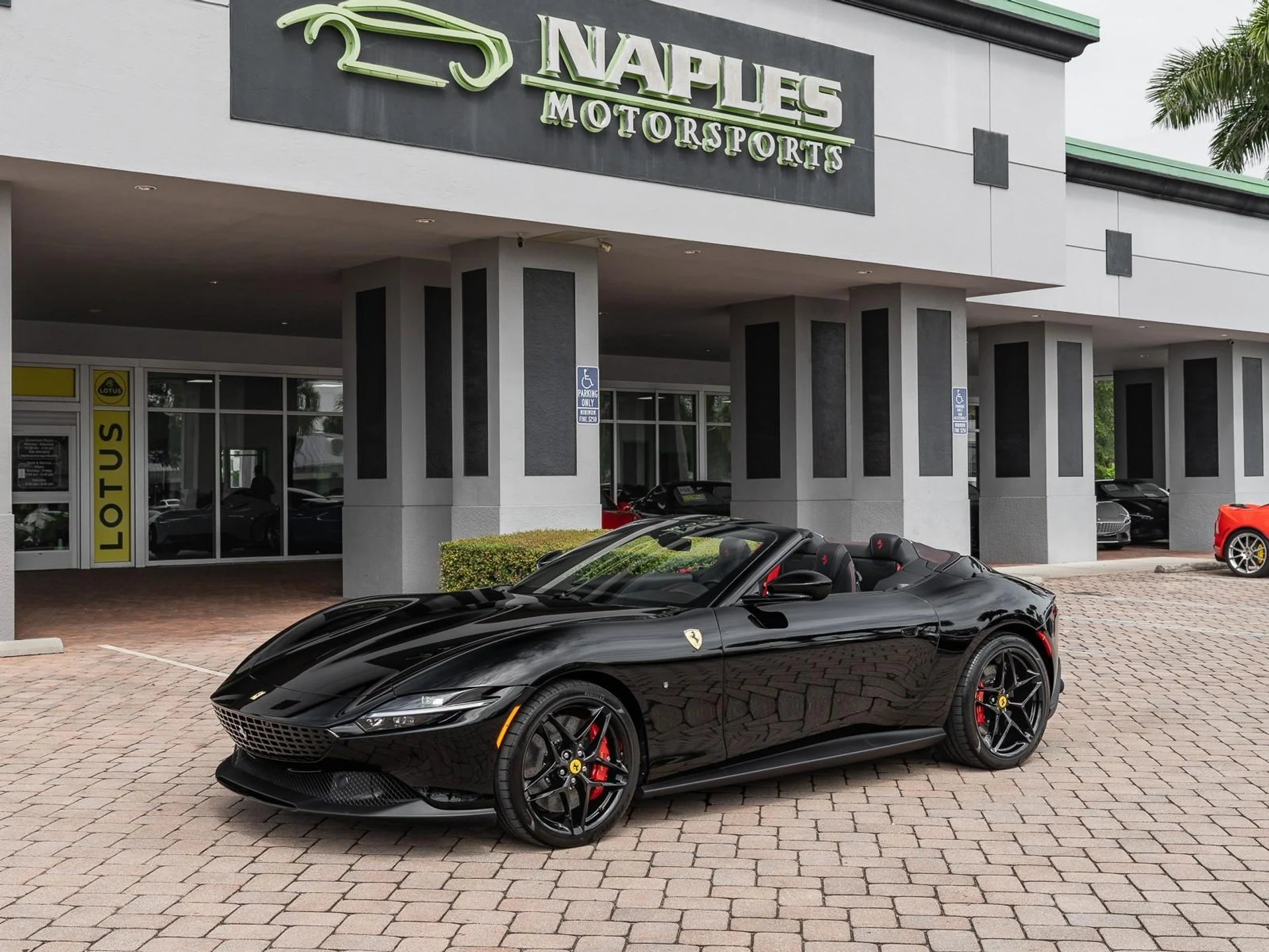 mph033_2341731670_Used_2025_Ferrari_Roma_Spider_1757020229_d77ba1a812