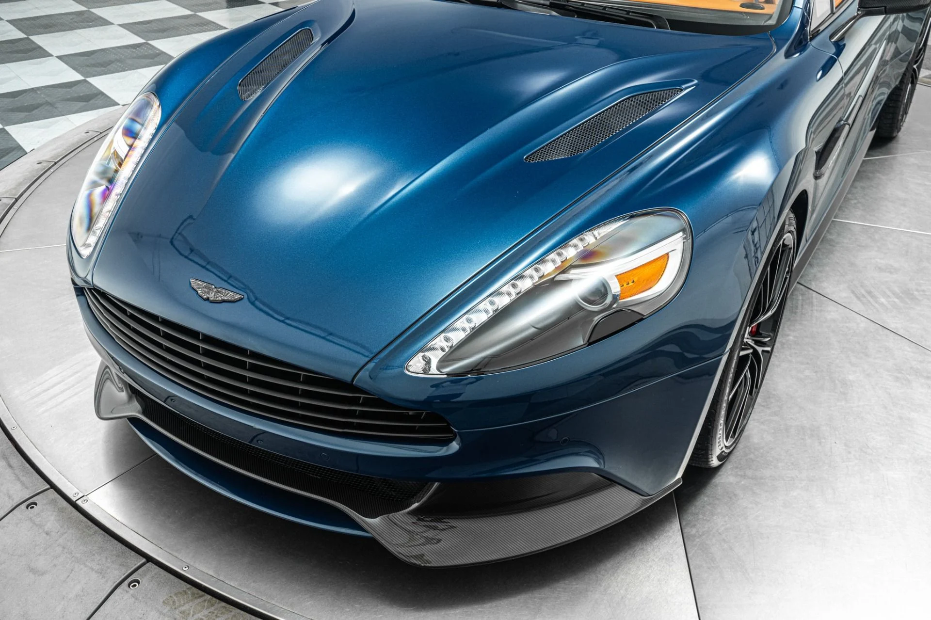 mph033_2355327870_Used_2016_Aston_Martin_Vanquish_Volante_Low_Miles_Amazing_Color_Combination_1785262307_a58b5460c1