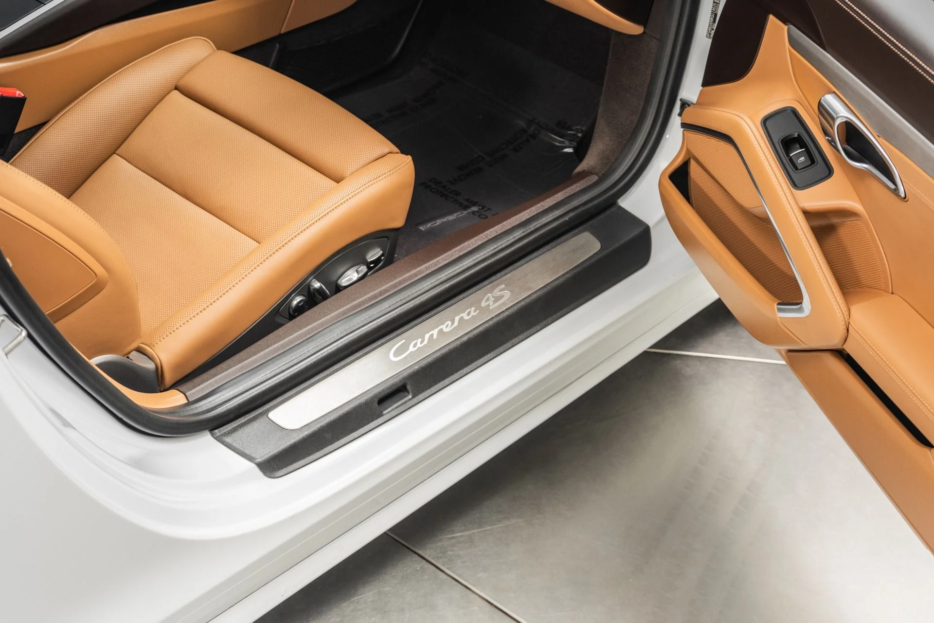 mph033_2362141147_Used_2019_Porsche_911_Carrera_4_S_Sport_Package_Two_Tone_Interior_1782227287_30f962203b