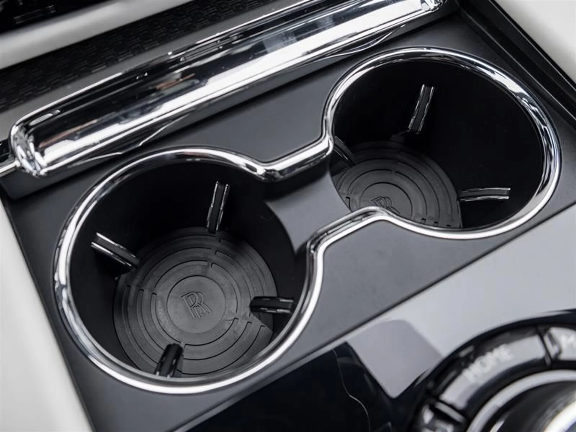 mph033_2362866589_bci1lw3i_e6be467cfa