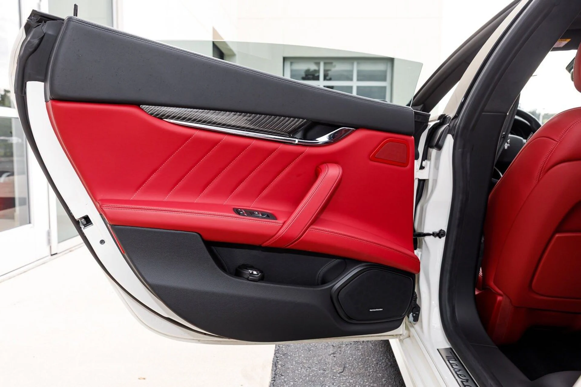 mph033_2363832674_508b5460fc8766475c7d76c22c30270ex_b9a1865f59