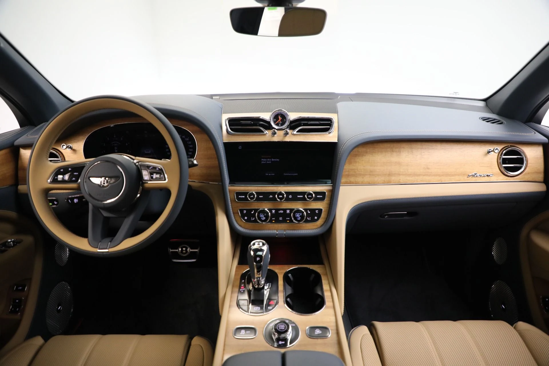 mph033_2366893232_Used_2025_Bentley_Bentayga_EWB_Azure_V8_1761149481_88e8459334