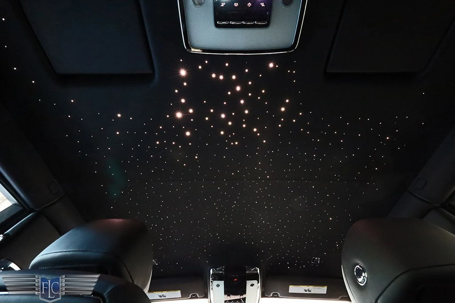 mph033_2367306762_used_2022_rolls_royce_phantom_sedan_9689_23002313_34_1024_5333e4ffe9