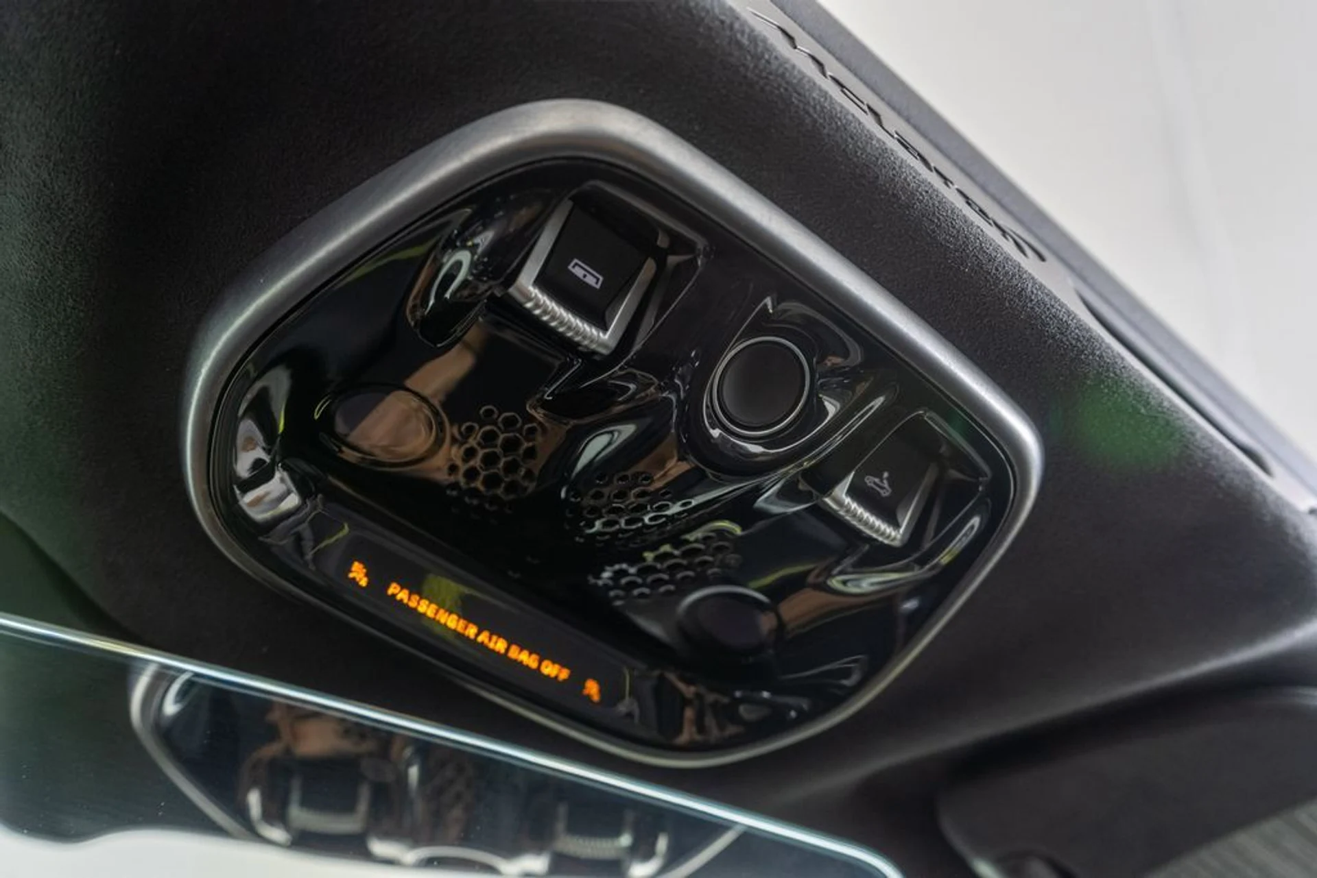 mph033_2370150051_ed9e5506_394d_4e37_a76e_3e3b2c4d1b8c_531b54a755