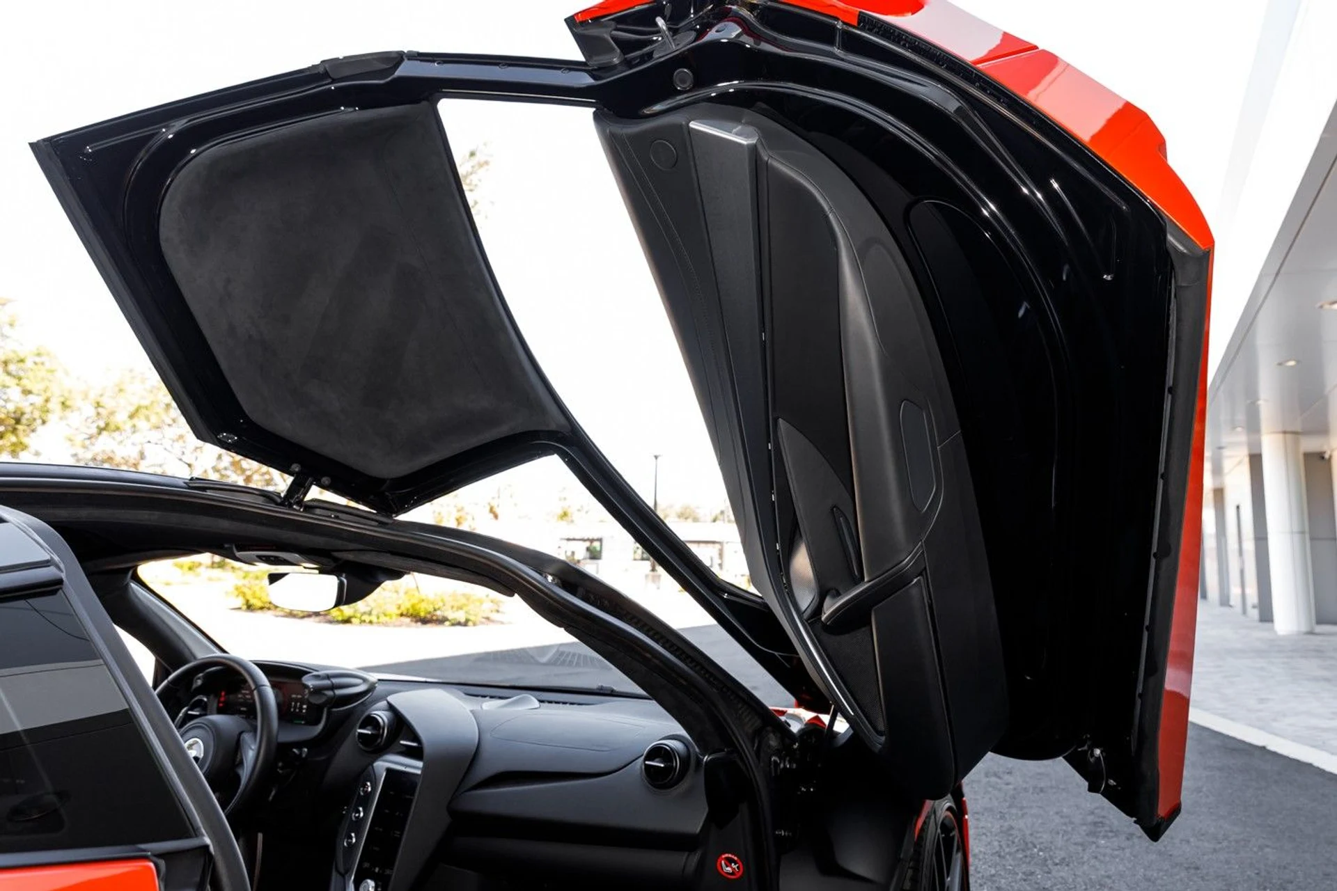 mph033_2372766776_618_p34_l_076979924f