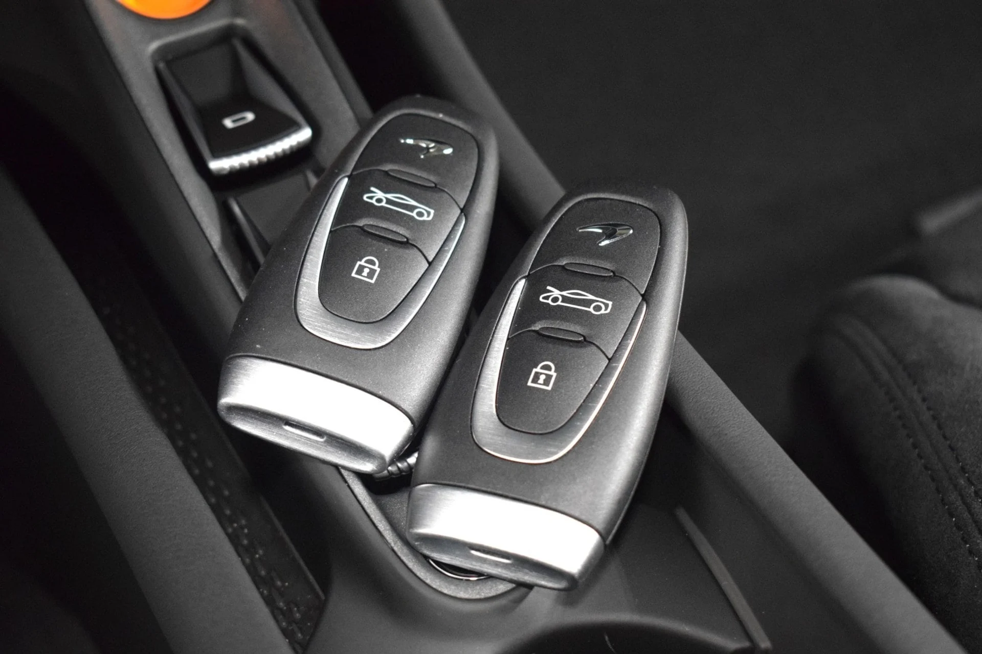 mph033_2386870313_1057ee447321f9b3bb245340091df763x_bb915b1a69