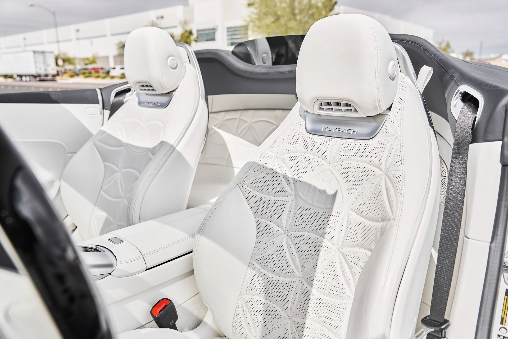 mph033_2398709177_Used_2026_Mercedes_Benz_SL_Class_Maybach_SL_680_1777159949_6c347d0899