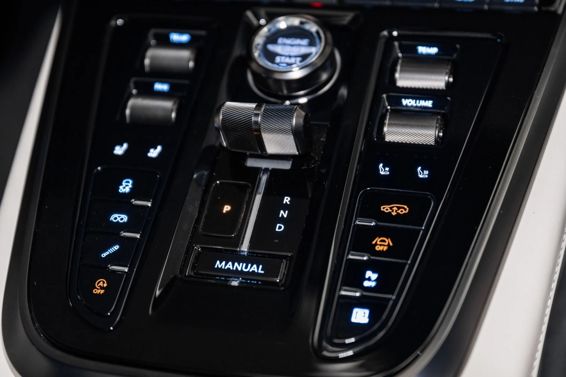 mph033_2405252883_Used_2025_Aston_Martin_DBX_707_1734711890_f2420c03fe