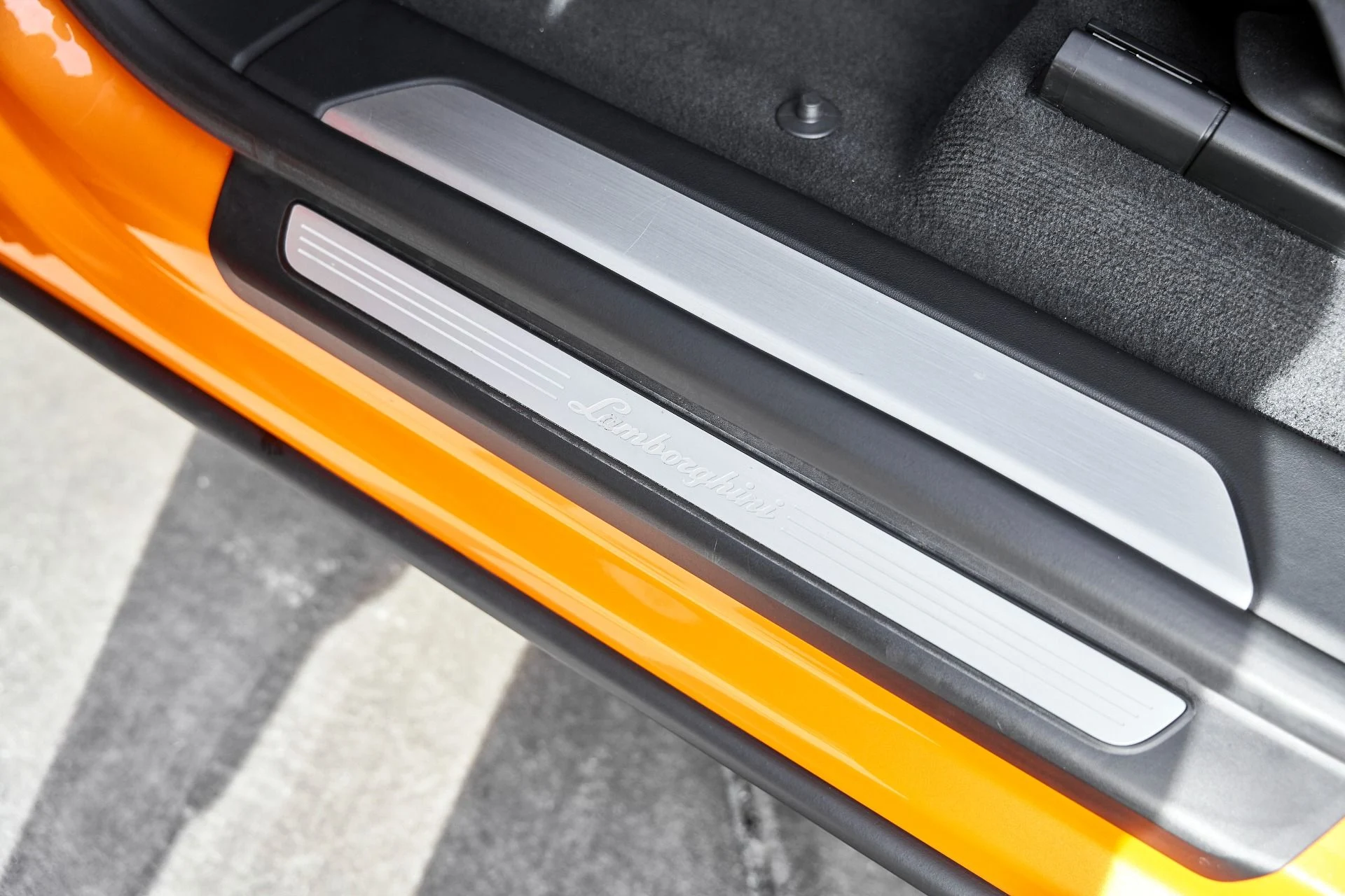 mph033_2411265490_Used_2022_Lamborghini_Urus_1766457392_7bfa2e1f00