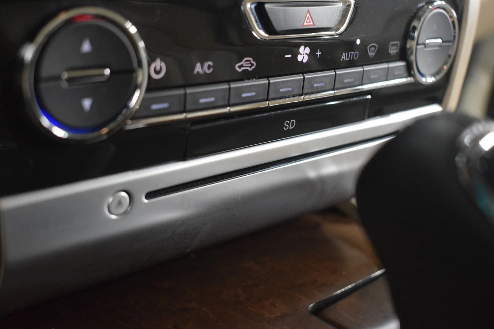 mph033_2411735558_b61f4cc2e0b8c9770c192bcc9354a28ax_6eb783d57b