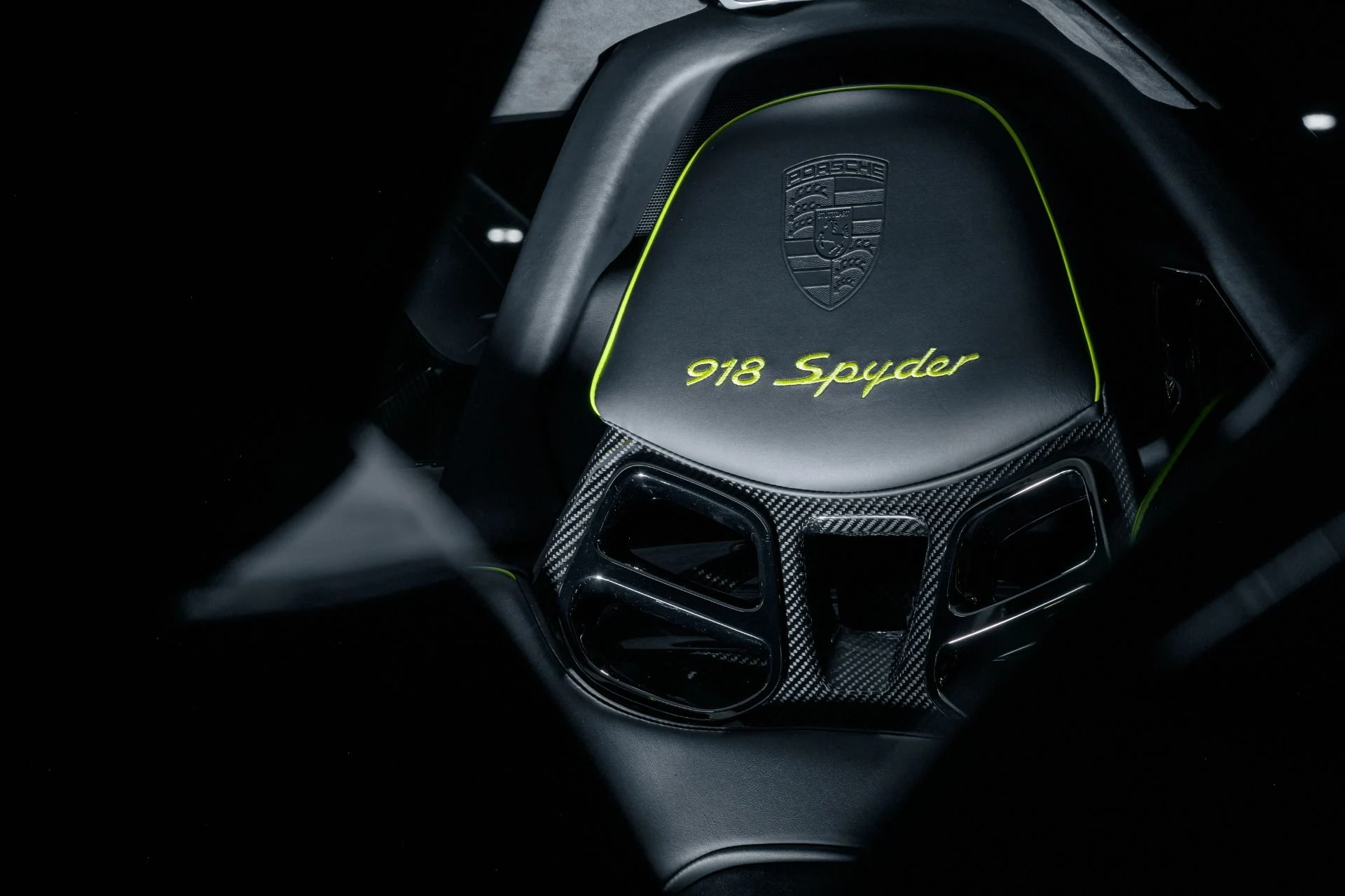 mph033_2414469938_12440_p34_l_73654c8f96