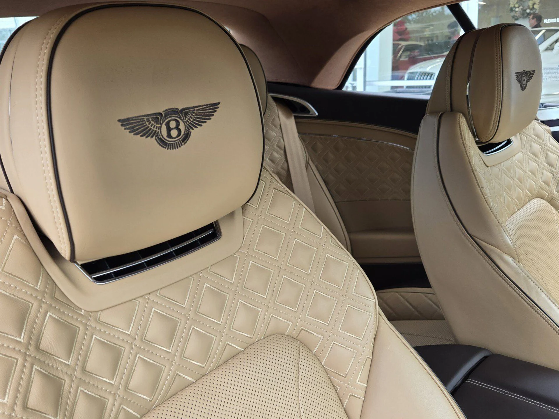 mph033_2427110282_121837a0d7e0cc353b2021c2ceeff6c6x_784657007f