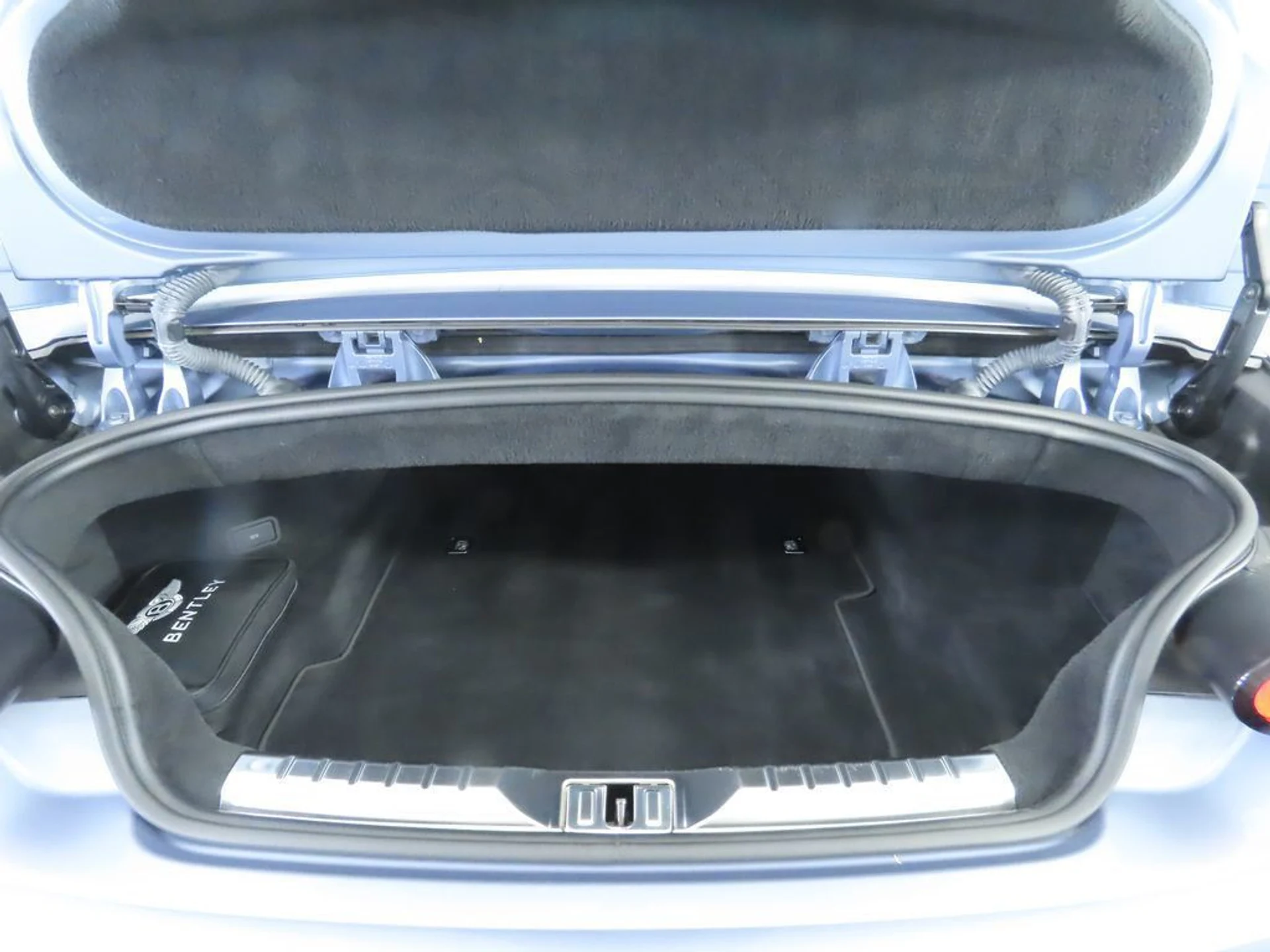 mph033_2454218963_used_2020_bentley_continental_gtv8firsteditionconvertible_8119_22986550_34_1024_94e8938627