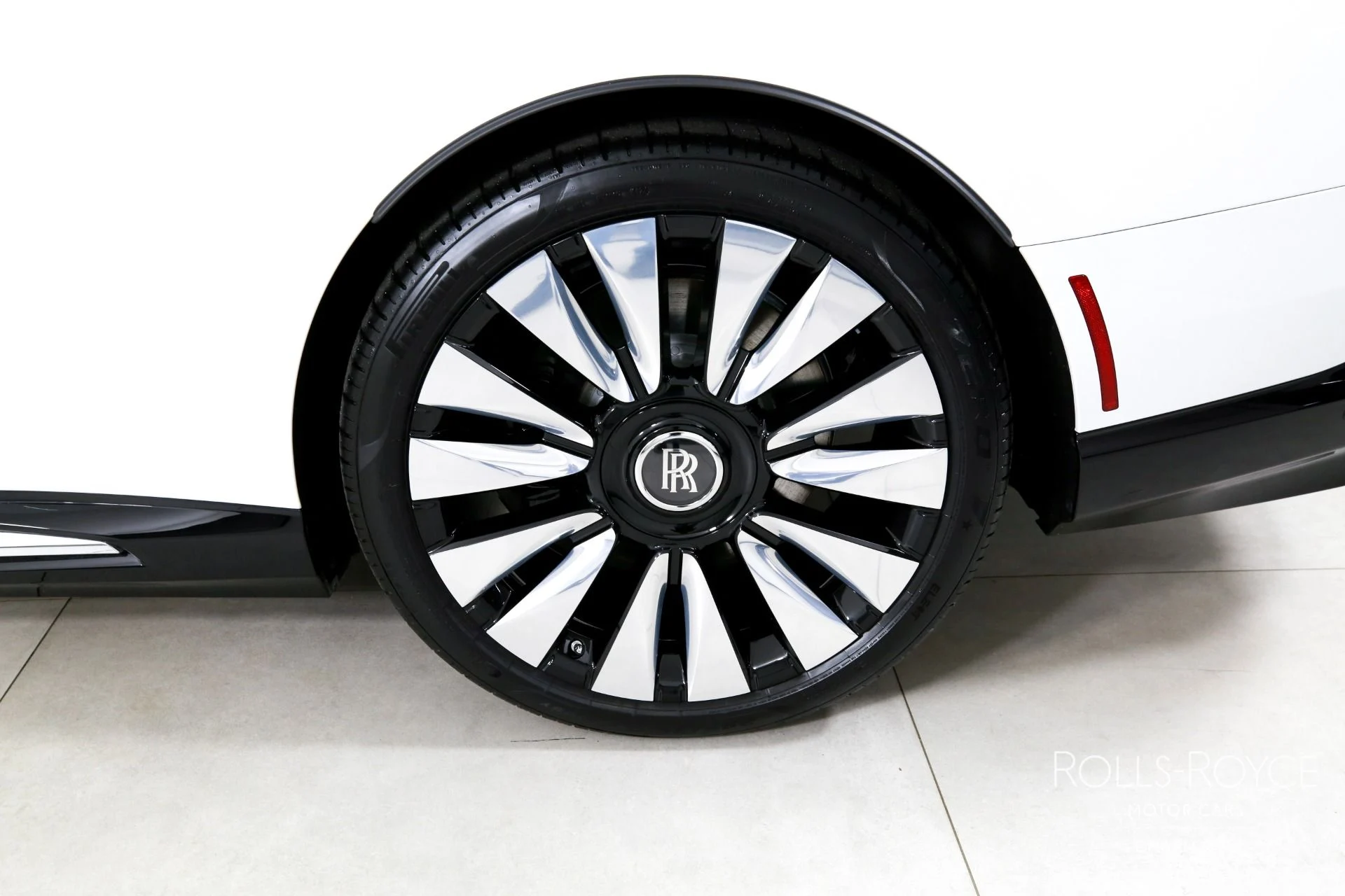 mph033_2457770571_Used_2025_Rolls_Royce_Spectre_1781797119_7ce53af98a