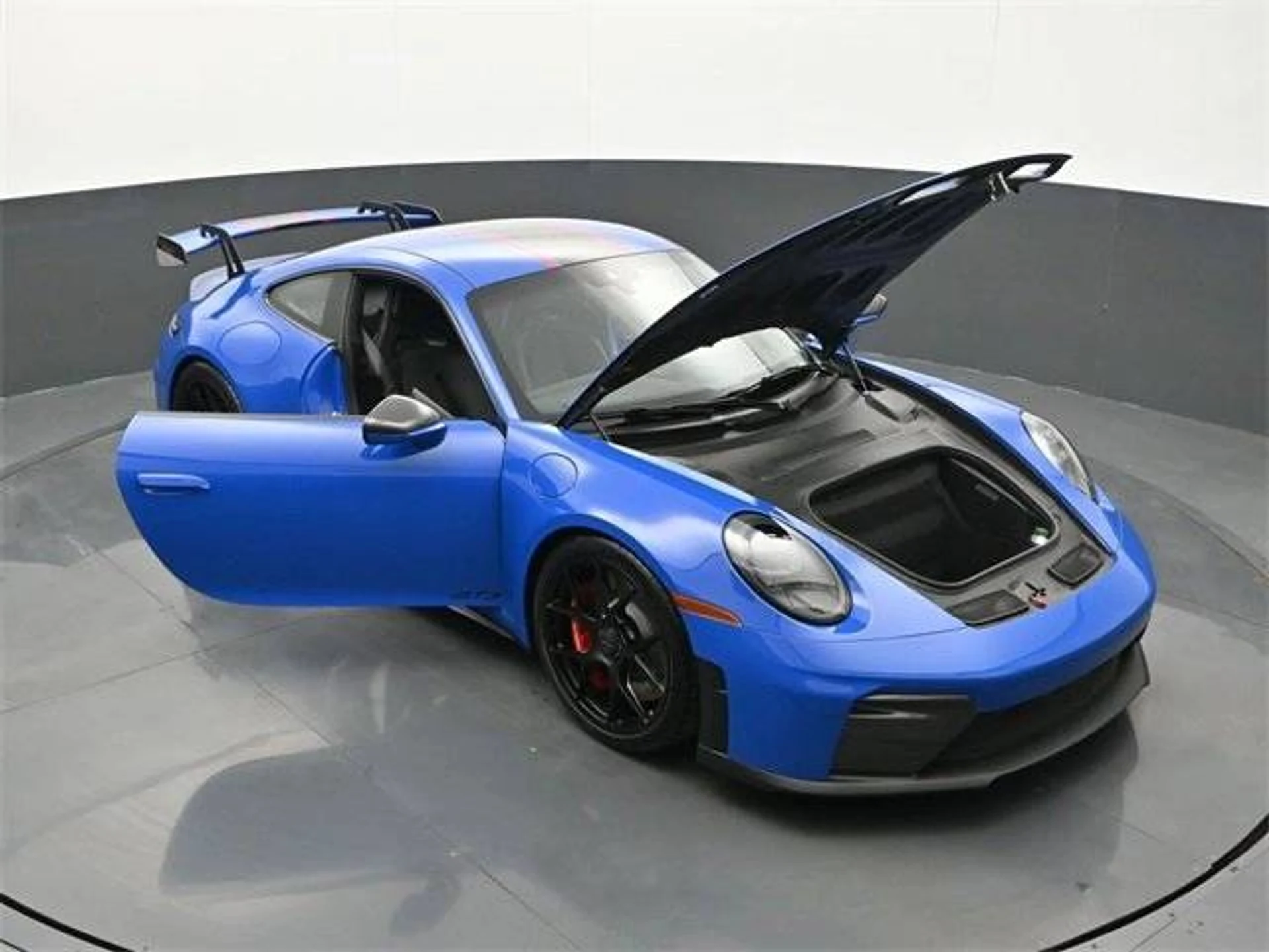 mph033_2459073447_e9c6223943e5b77f2f140099fbee2c15x_d57e6f2570