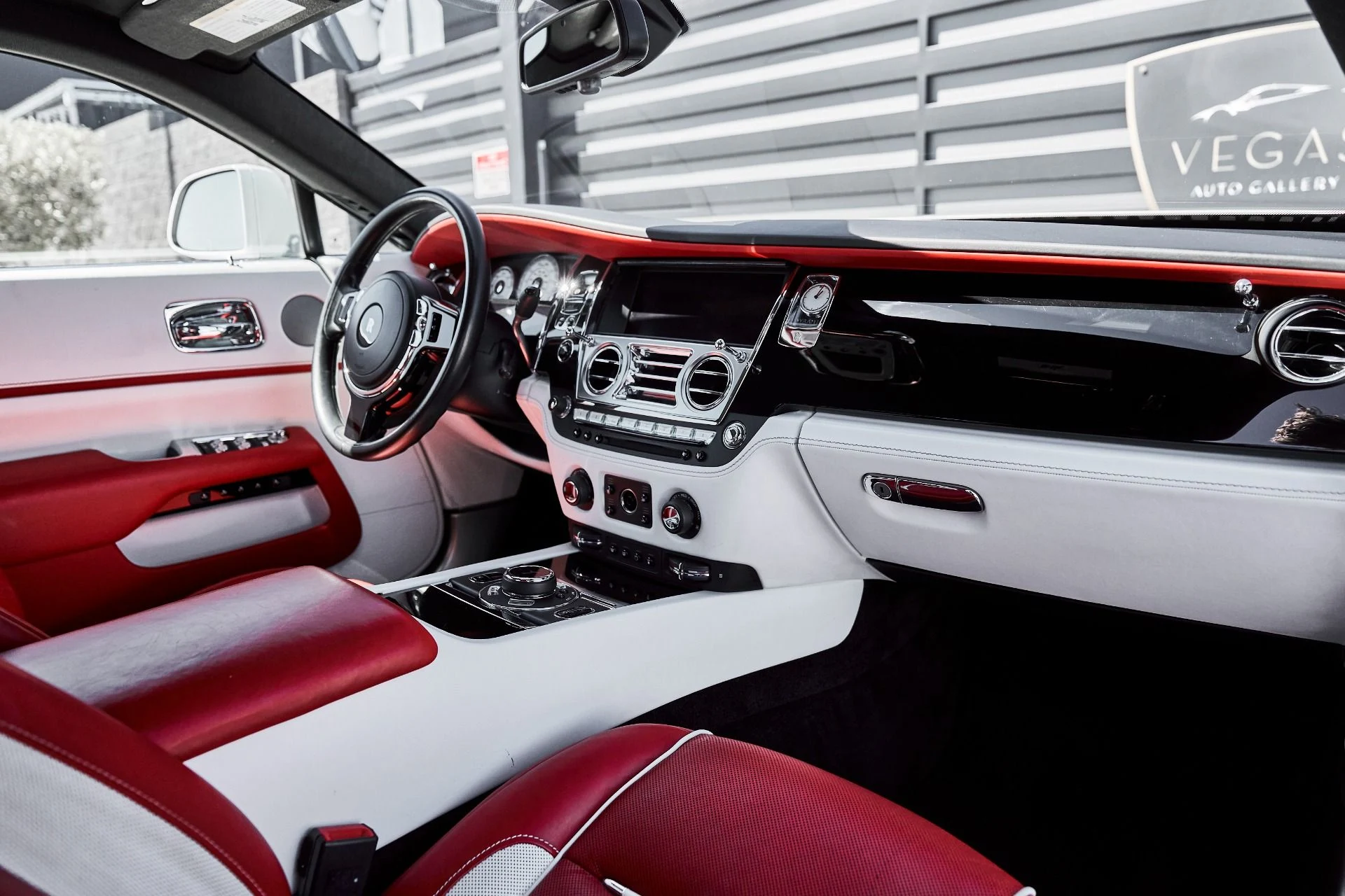 mph033_2459894859_Used_2020_Rolls_Royce_Wraith_Base_1775285183_56a3f866ea