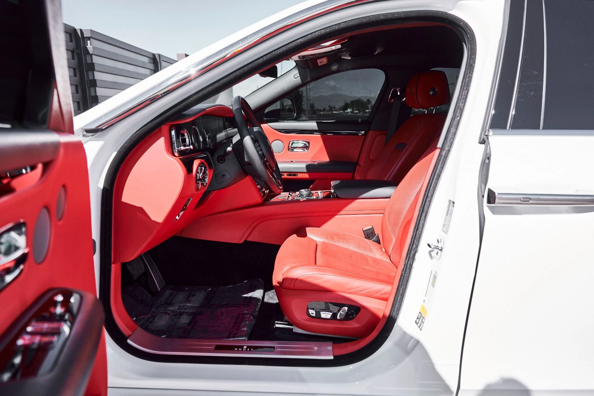 mph033_2464221033_Used_2022_Rolls_Royce_Ghost_Base_1772766004_62b837ac80