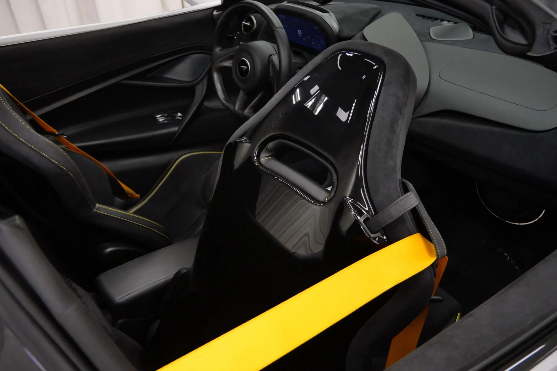 mph033_248268880_Used_2020_Mc_Laren_720_S_Performance_Spider_1754413526_aee89deae2