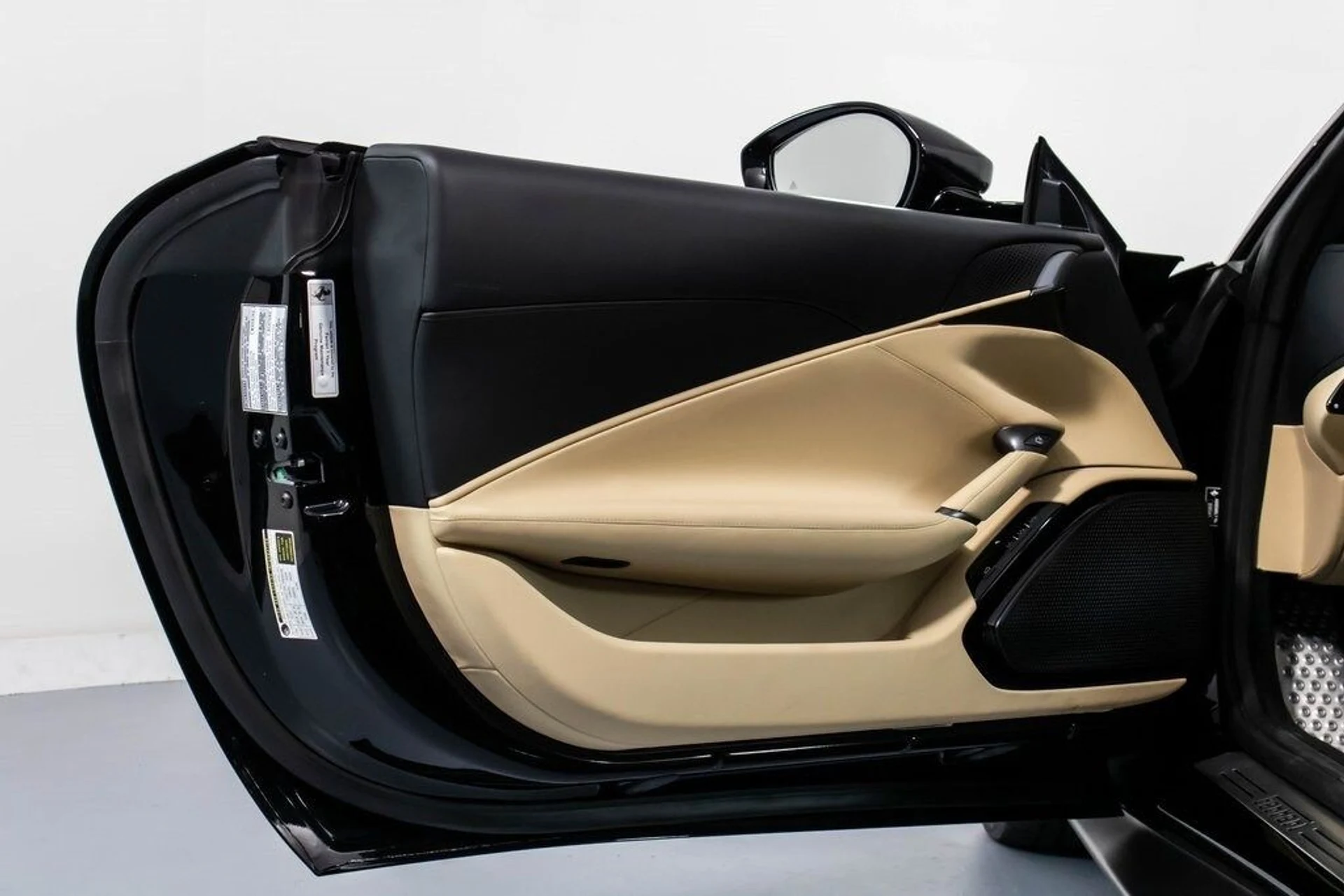 mph033_2483211826_624d94b89de2e54c76f947398e45f68dx_e69db632ff