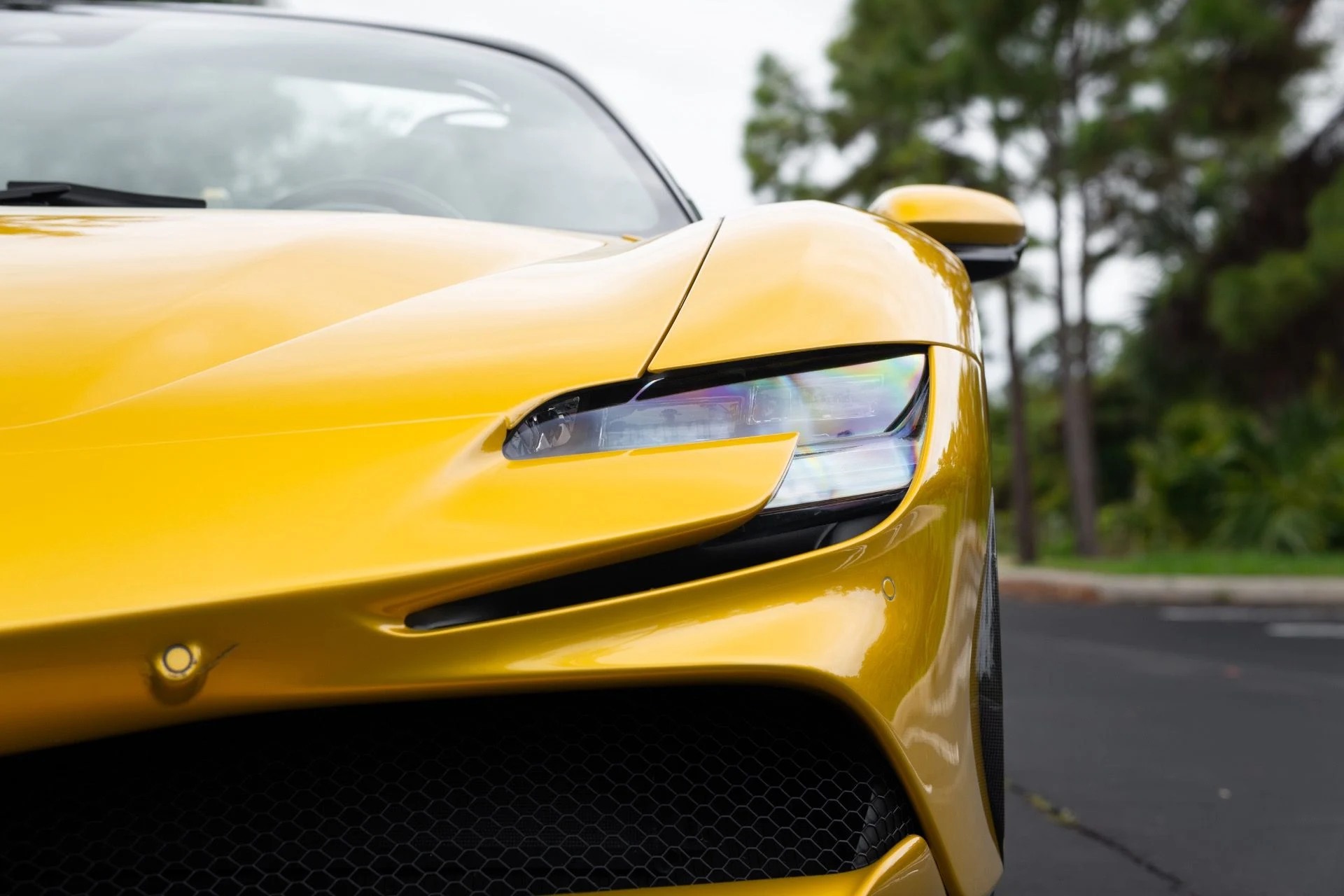 mph033_2493223975_Used_2022_Ferrari_SF_90_Spider_1775626389_117fc713dd