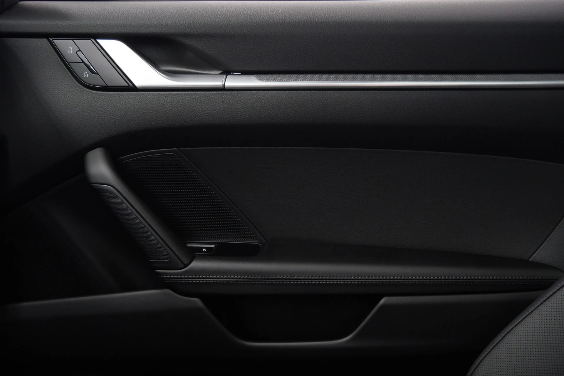 mph033_2496489497_Used_2025_Porsche_911_Carrera_Premium_Package_Sport_Exhaust_1768503028_84ded941b7