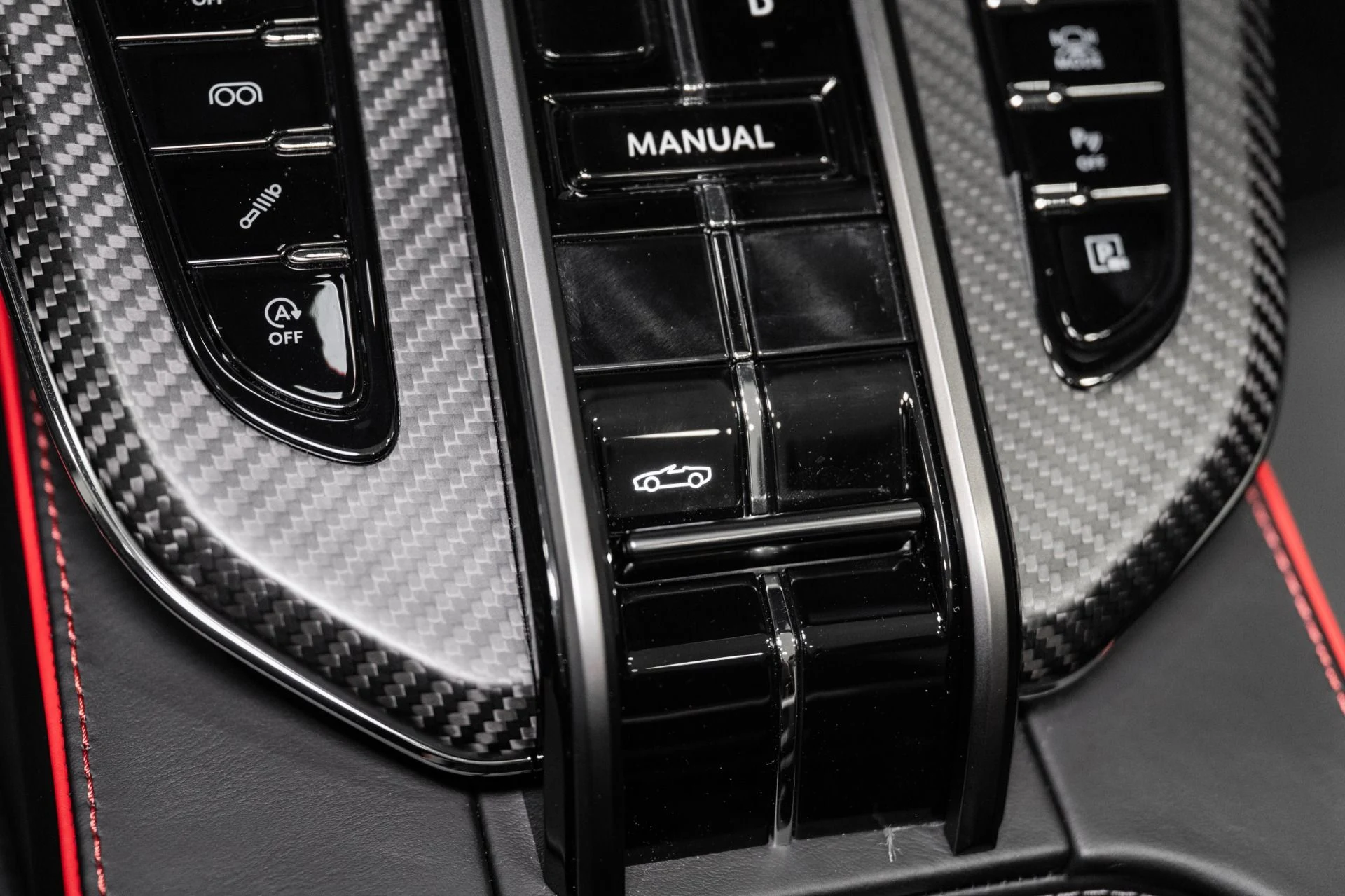 mph033_2509052754_New_2026_Aston_Martin_Vantage_S_Roadster_1784732743_22f3ca565e