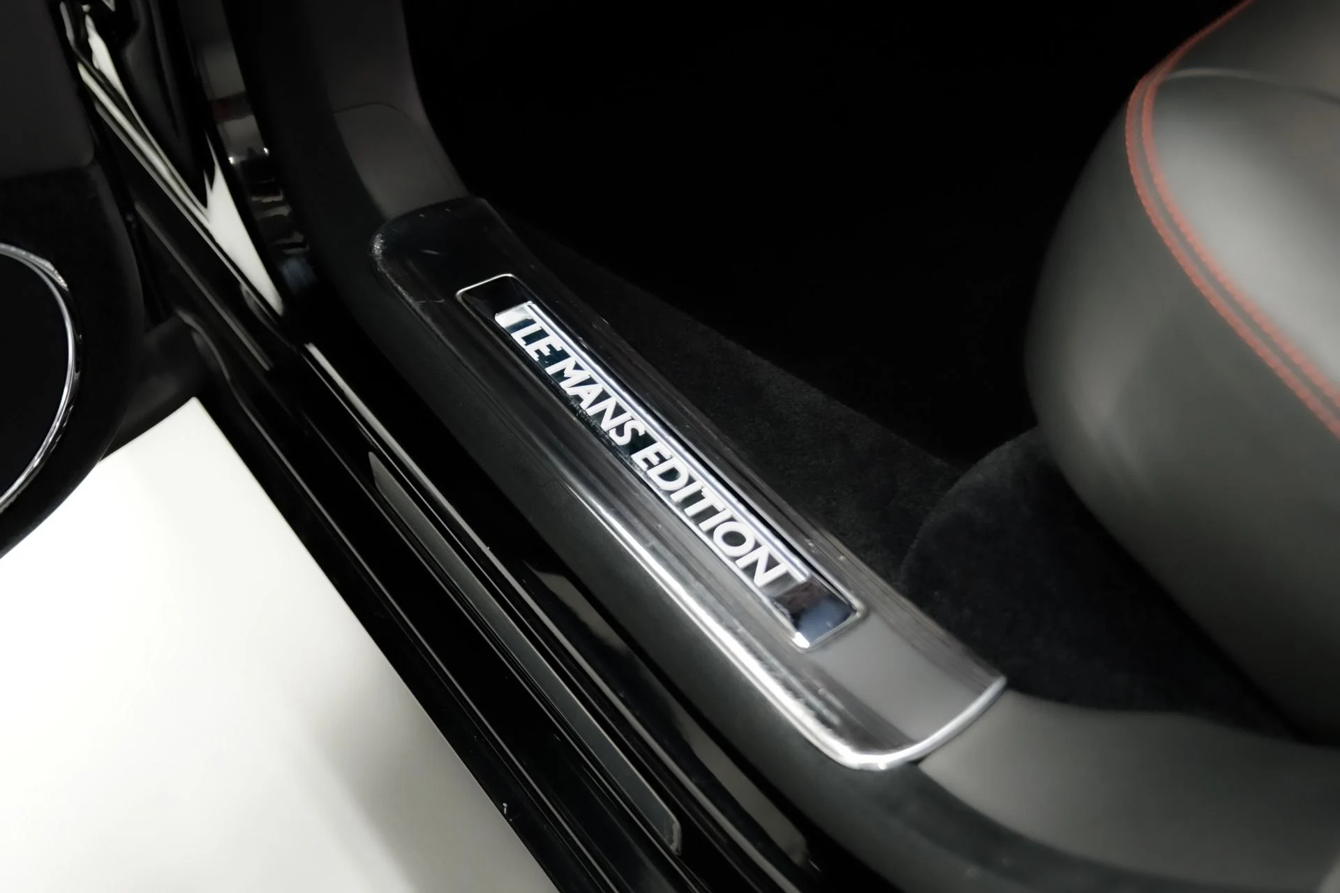 mph033_2541702296_Used_2013_Bentley_Mulsanne_1769559252_c80738e799