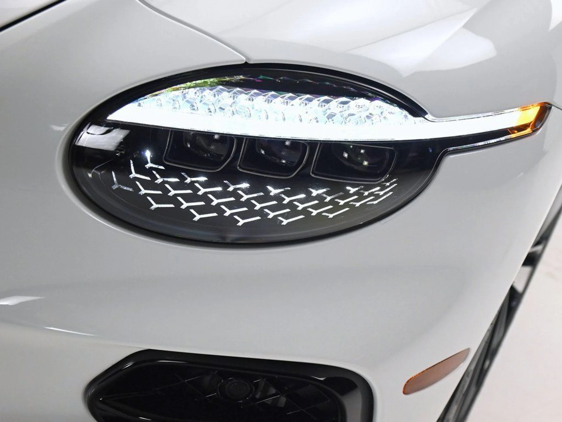 mph033_255024194_85408ac2466841cfa448d7bde6228ba0_125c8af3a7