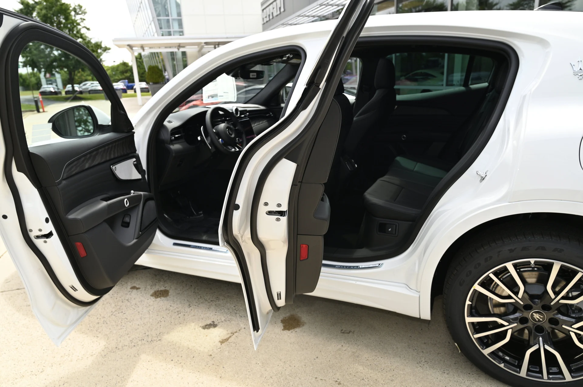 mph033_255458734_bd9330a01e6e439a8938cbf89d6fc60d_1a42b60ca9