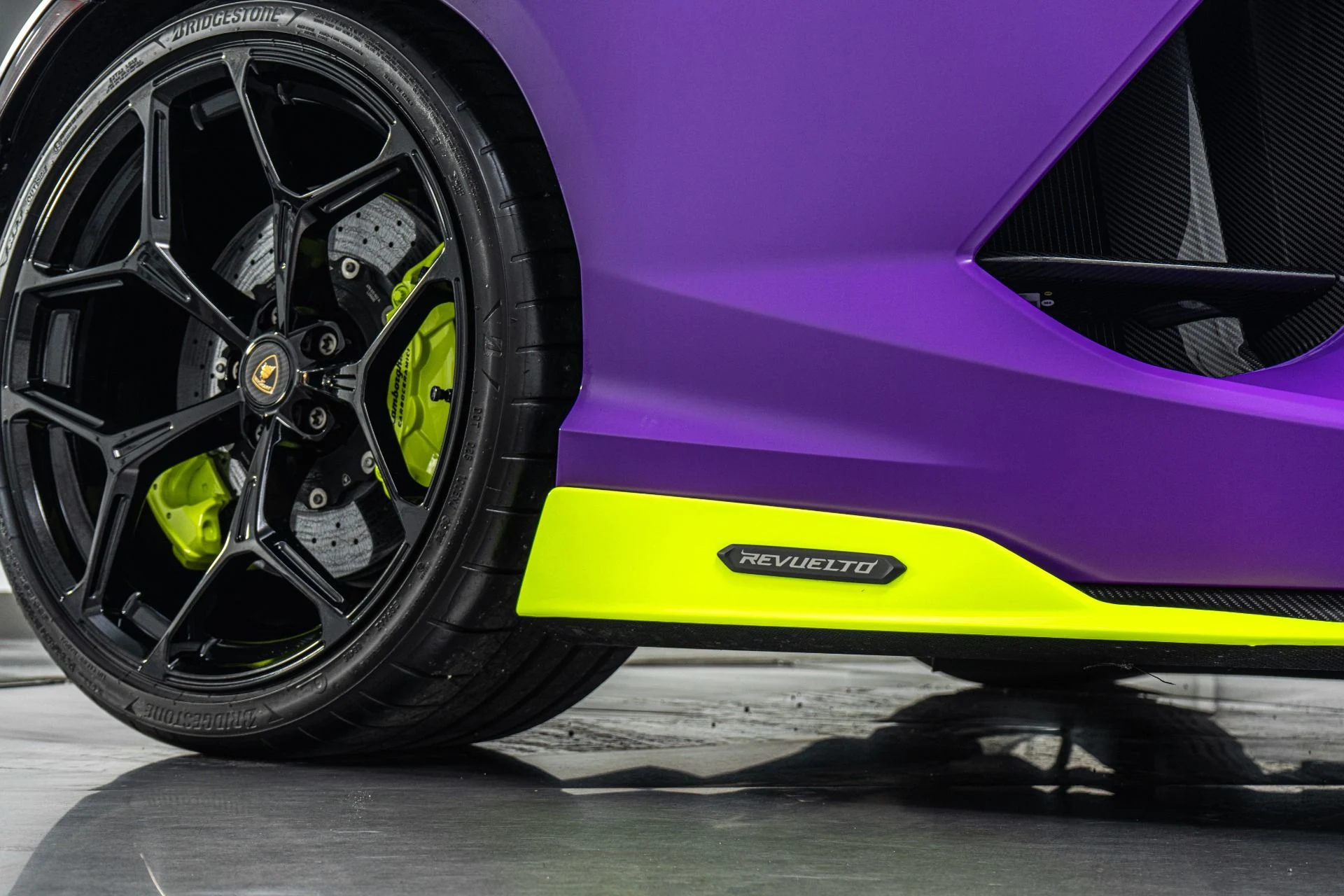 mph033_2557392197_Used_2025_Lamborghini_Revuelto_1001_Horsepower_Multicolor_Matte_Wrap_High_Tech_Pack_1781554608_196e1607b5