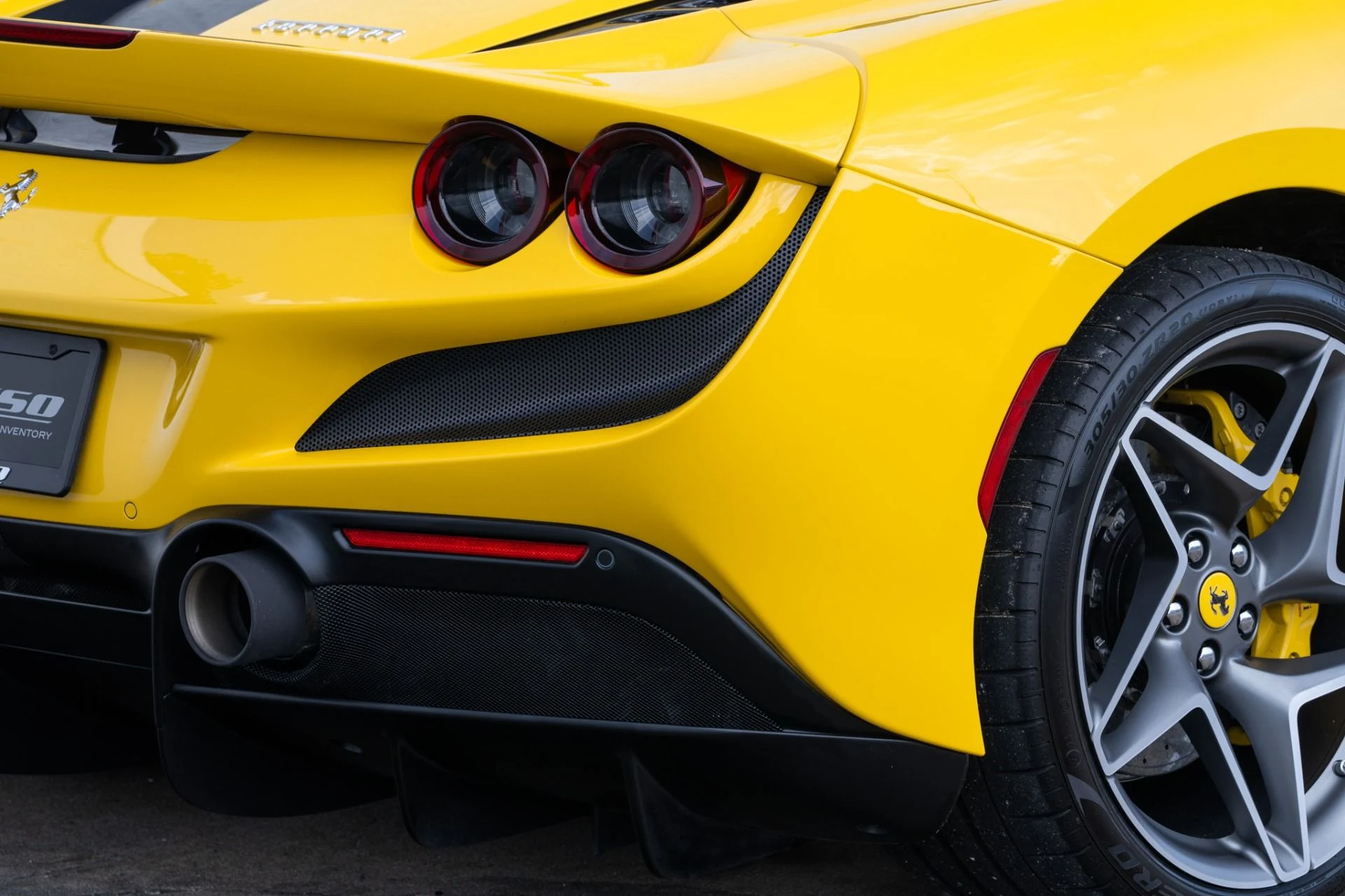 mph033_2564793189_Used_2022_Ferrari_F8_Spider_F8_Spider_1750094772_719328b678