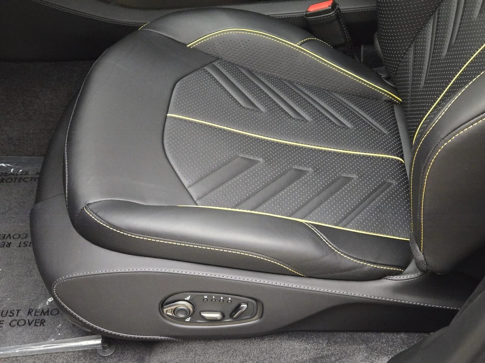 mph033_2566687035_New_2026_Aston_Martin_DBX_S_1783747095_8c8a3e35ba