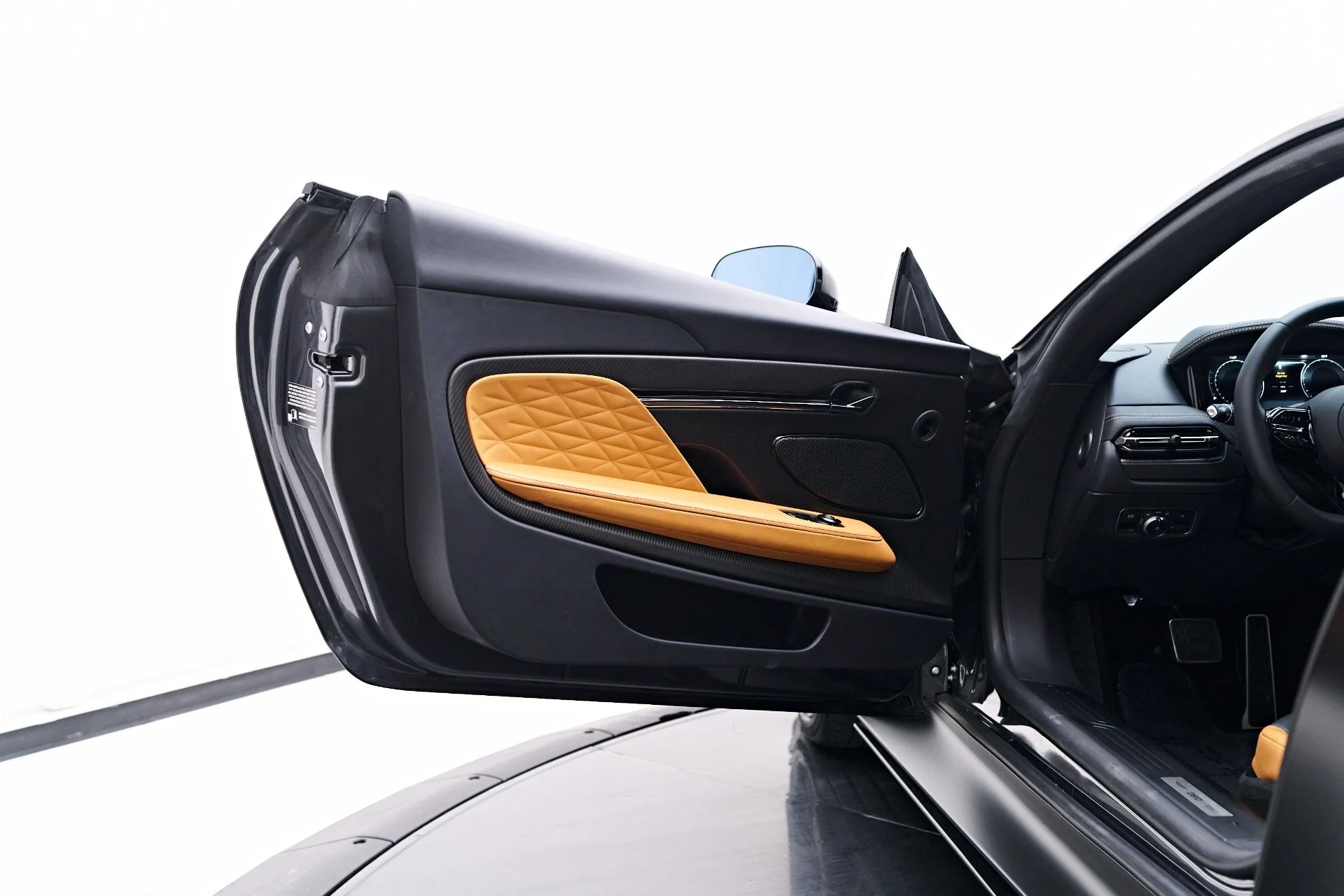 mph033_2571607843_Used_2024_Aston_Martin_DB_12_1752612779_9e42c02bf6