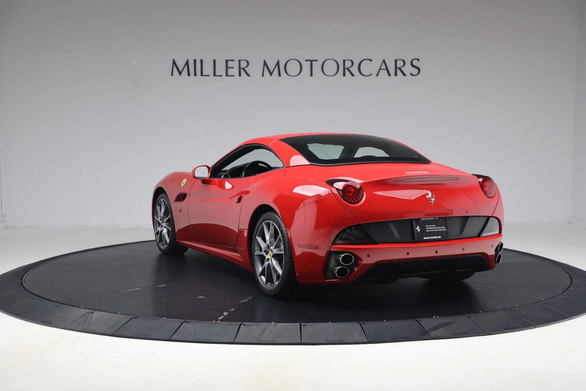 mph033_2574750290_Used_2014_Ferrari_California_30_1790957521_f5d362c0db