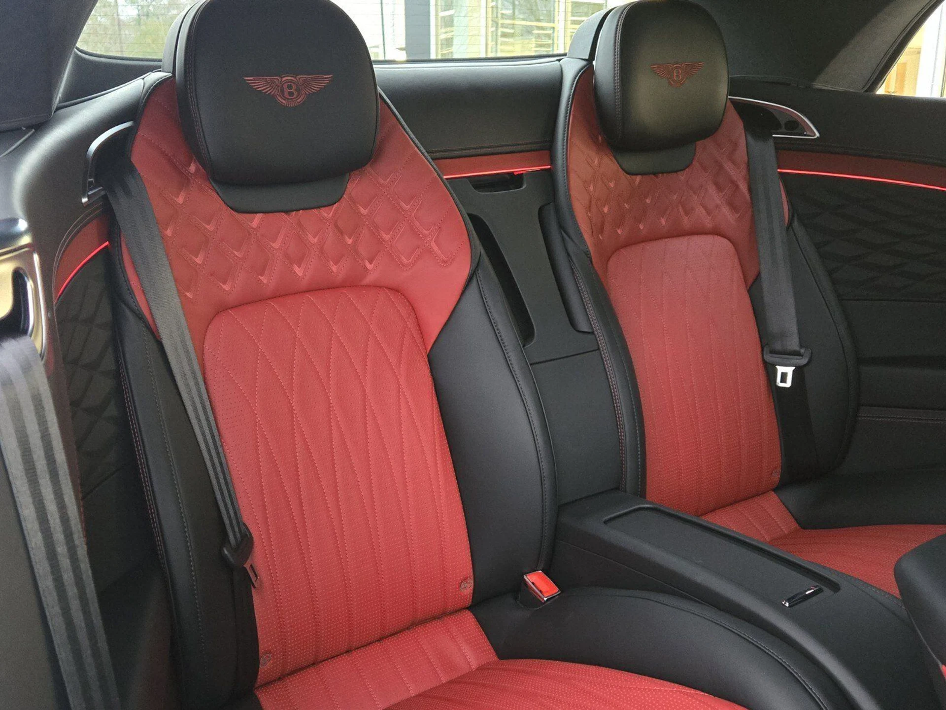 mph033_2579177137_fc53d30e39364f9c00782bad042bbacax_e5027ca2fe