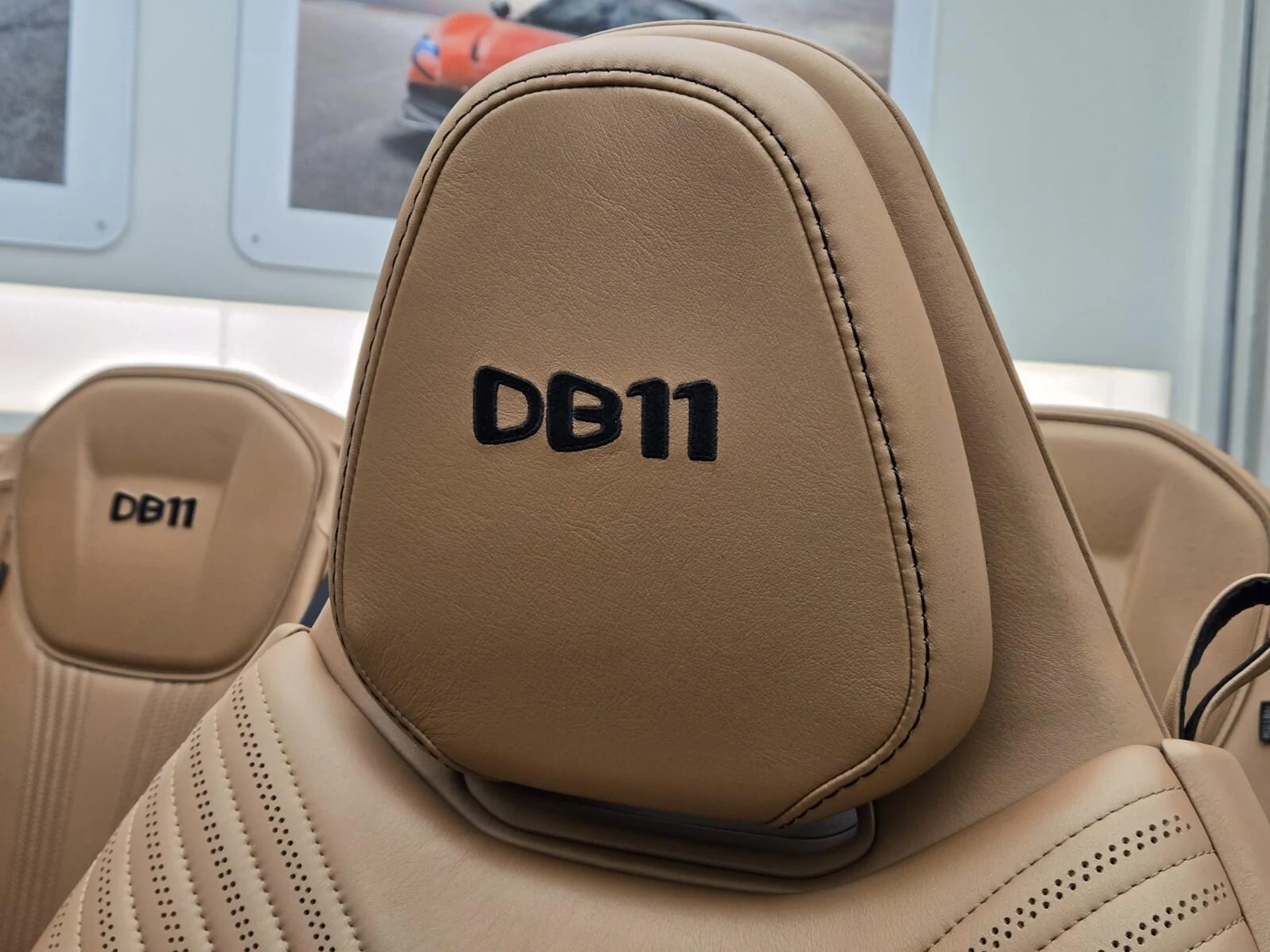 mph033_2587124581_Used_2021_Aston_Martin_DB_11_Volante_1754376727_7789b08741