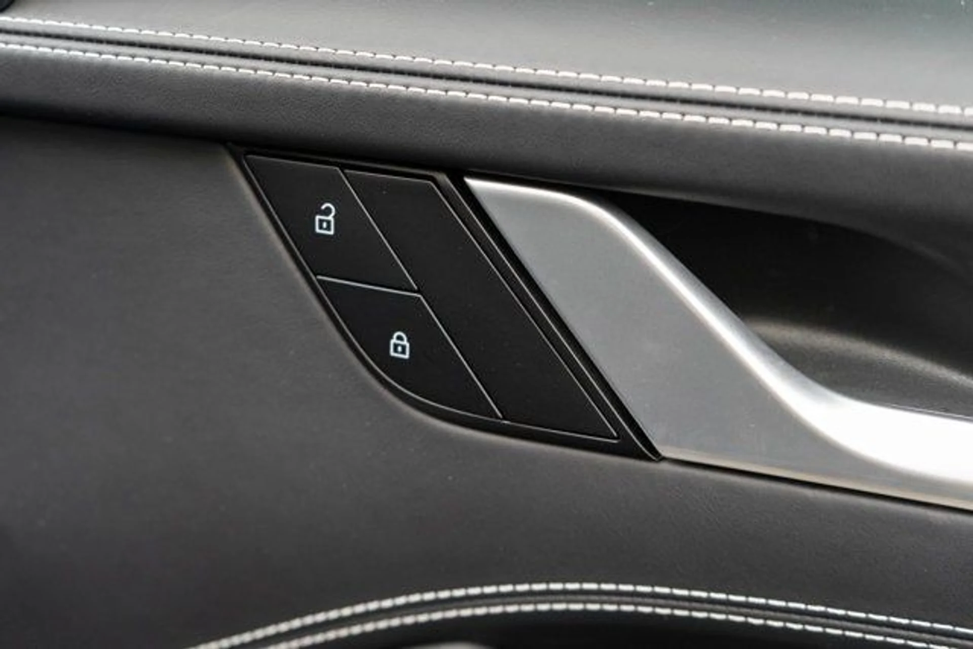 mph033_2591138520_34_9a057490ae