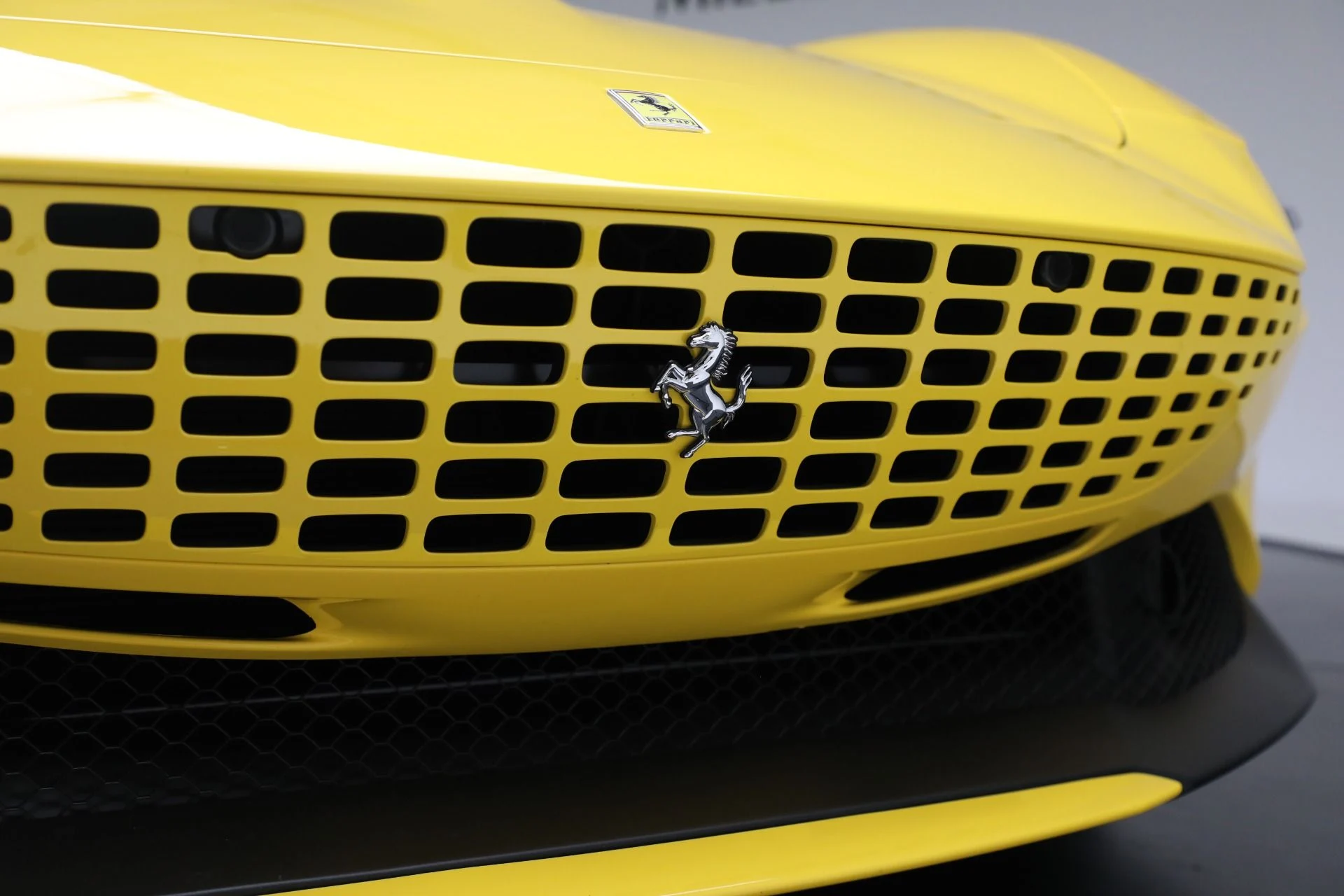 mph033_2597285831_Used_2025_Ferrari_Roma_Spider_1758310814_26ddb0e657