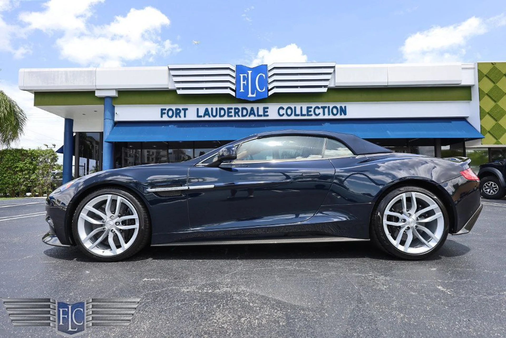 mph033_2601306962_used_2016_aston_martin_vanquish_2drvolante_6305_23035599_34_1024_fcb6e0de37