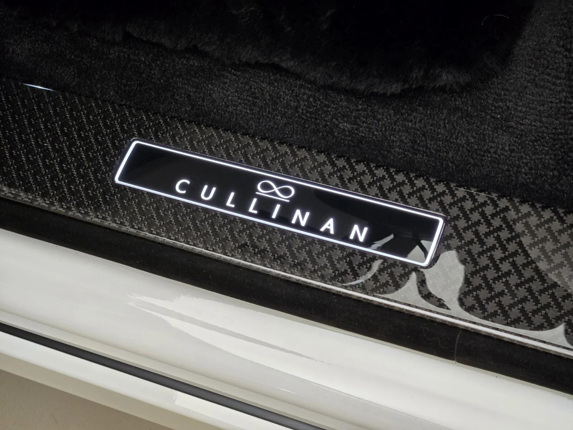 mph033_2603720632_New_2027_Rolls_Royce_Cullinan_Black_Badge_1786166306_94ad0c971a