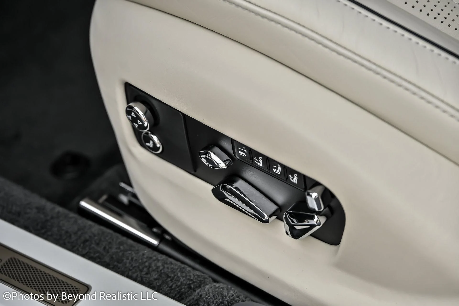 mph033_2607469613_Used_2022_Bentley_Flying_Spur_W12_1761810949_c76a82d857