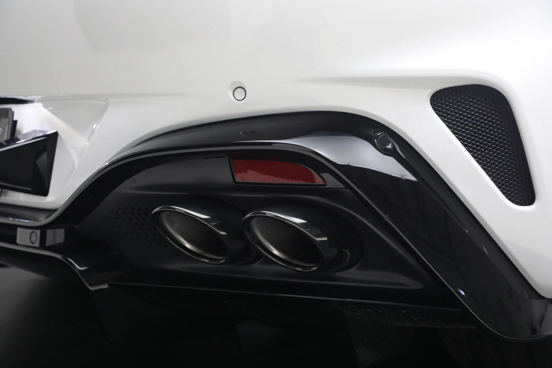 mph033_2620488745_New_2026_Aston_Martin_Vantage_S_1773251137_248849e9fd