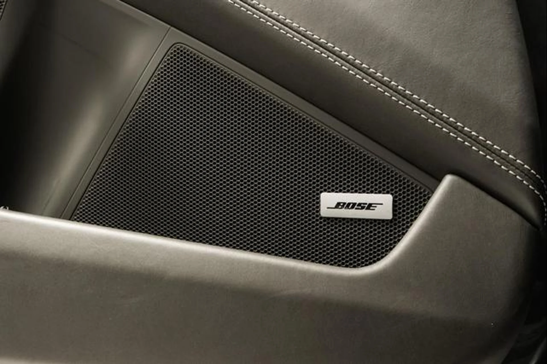 mph033_2625075904_ycg_C47x8_CDMJZ_1_Sa6cf0_NR_Gyf9_I_d15553110e