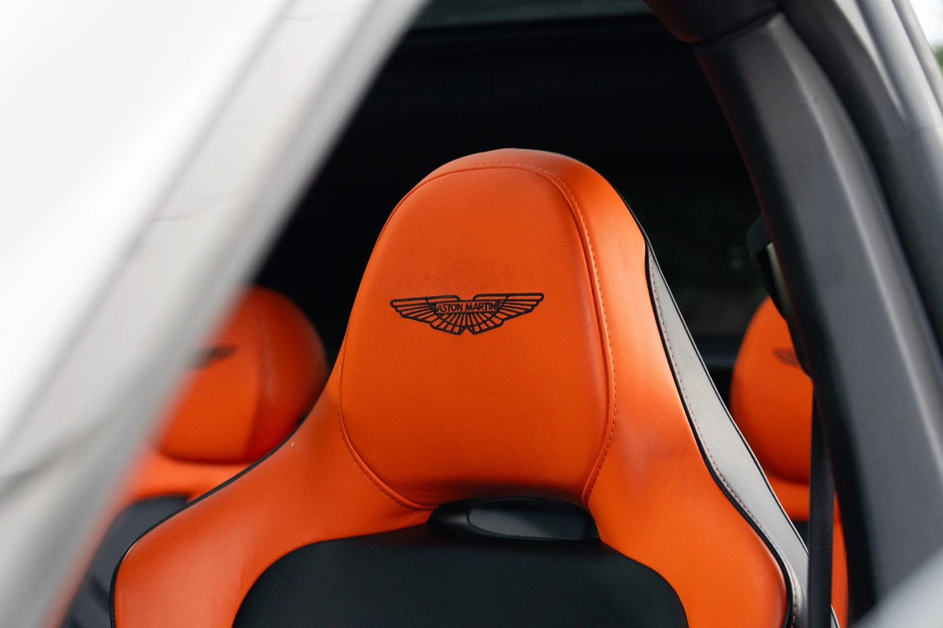 mph033_262547371_Used_2023_Aston_Martin_DBX_707_1756441558_86b5cf0fb0