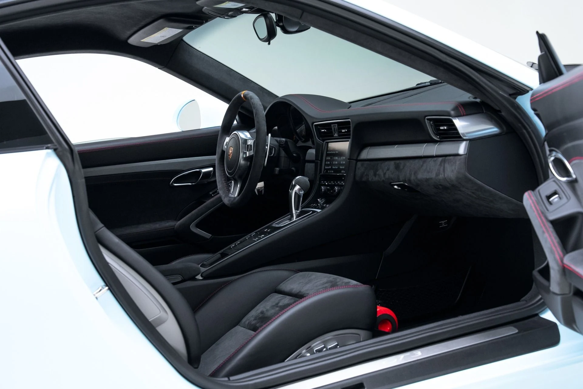 mph033_2627772940_Used_2015_Porsche_911_GT_3_1774894948_c4ad8b7369