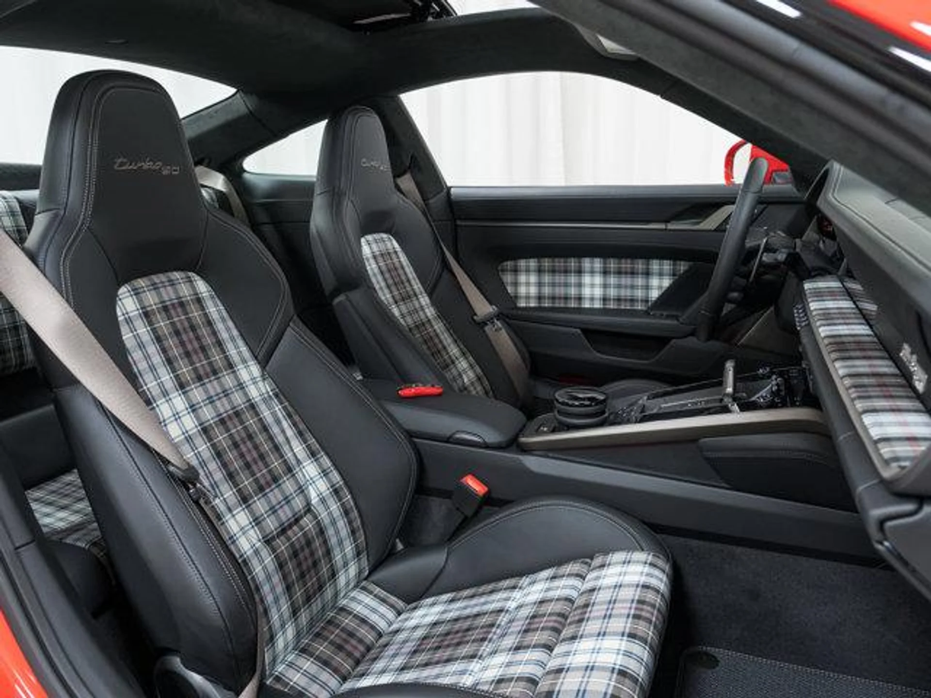 mph033_2628525440_Eu_P_Lv_Yh86zd_N505_E64bz_J_REU_4o_153a478b35