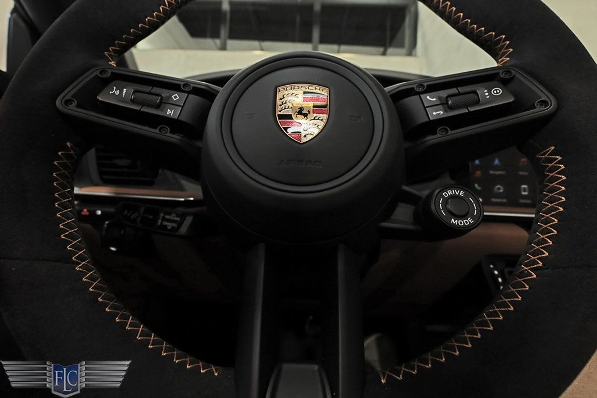mph033_2631155077_used_2025_porsche_911_turboscabriolet_9689_23038395_34_1024_c5a14324b7